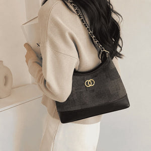Textured Chain Shoulder Bag Black 2